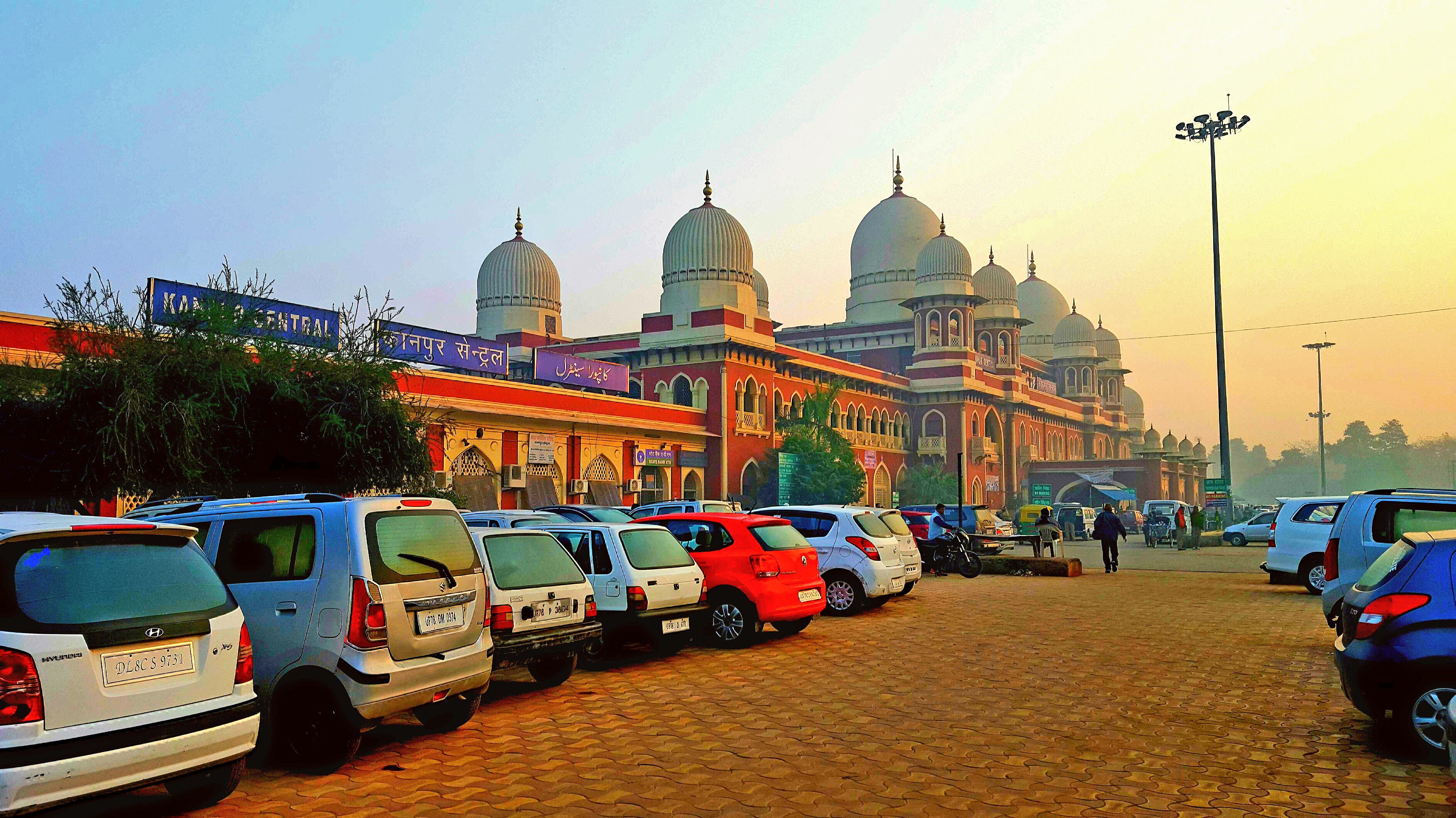 Roorkee to Kanpur Taxi Service