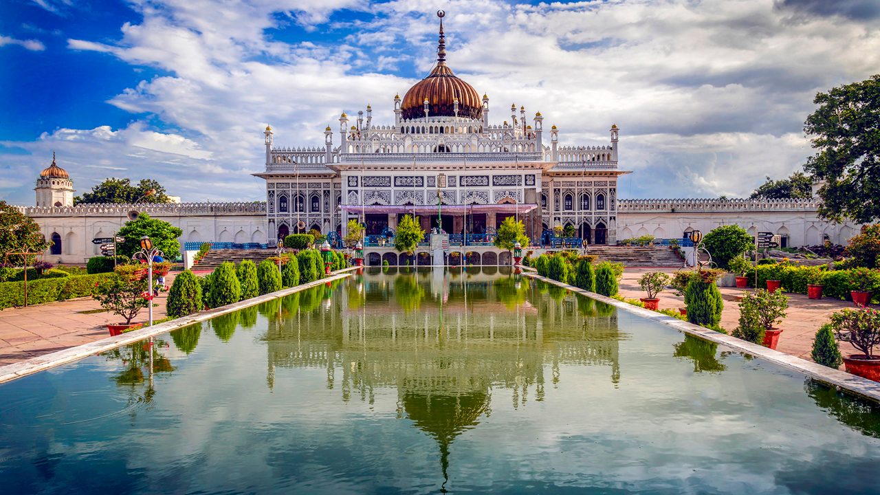 Roorkee to Lucknow Taxi Service